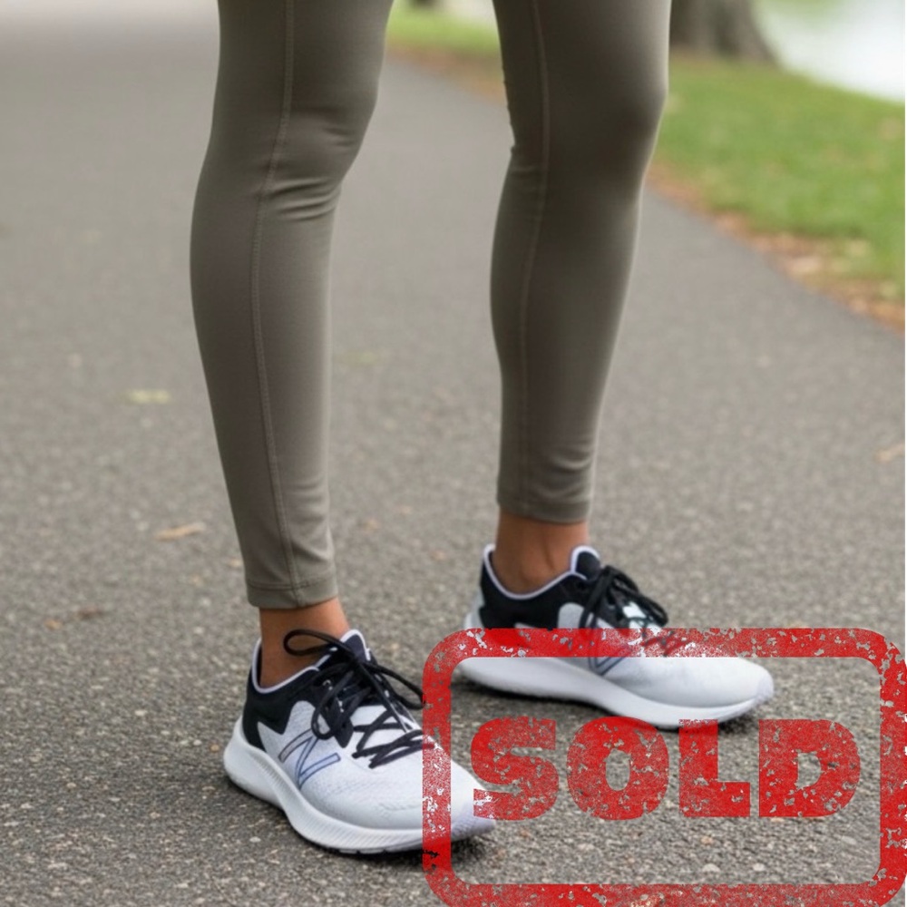 New Balance Dynasoft Pesu V1 Sneakers